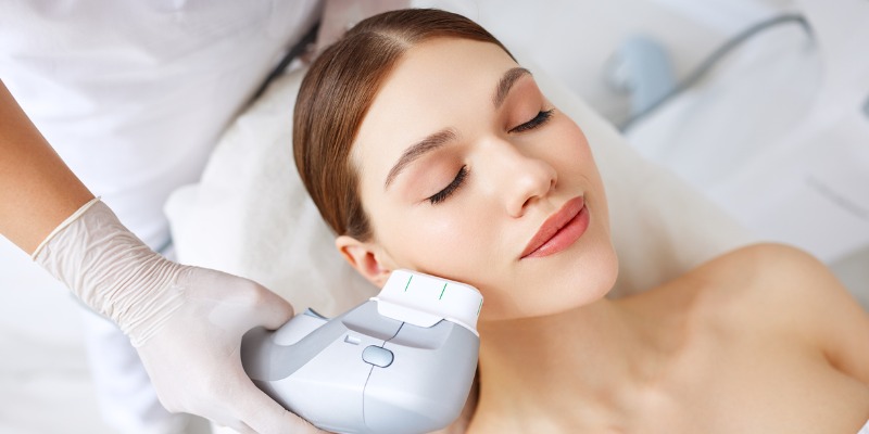 How Fat Freezing and HIFU Work Together? 4 book a personalised consultation of Fat Freezing and HIFU Together Reigate